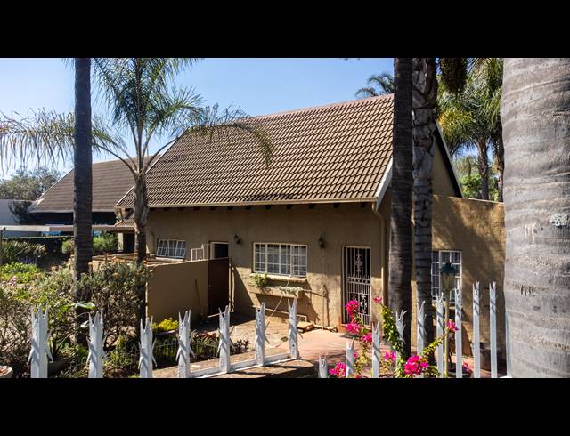 3 BEDROOM DUET FOR SALE IN MONUMENT PARK